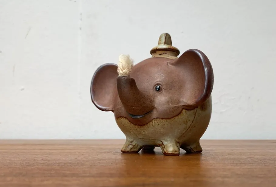 Clearance Pamono Vintage Elephant Oil Lamp by Ibuki