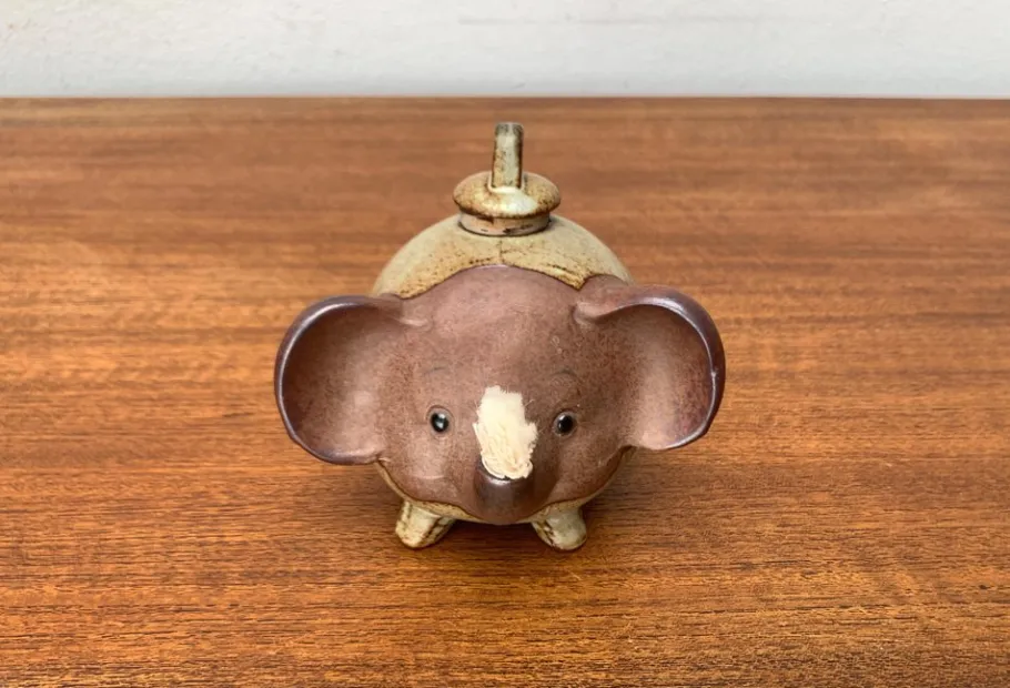 Clearance Pamono Vintage Elephant Oil Lamp by Ibuki