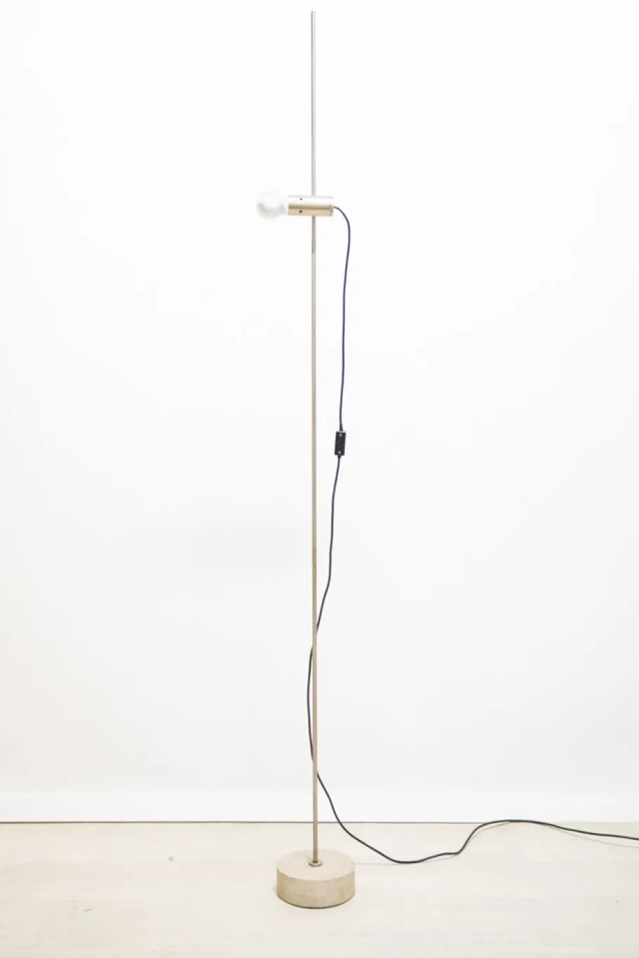 Hot Pamono Vintage Floor Lamp by Oluce Agnoli, 1980s