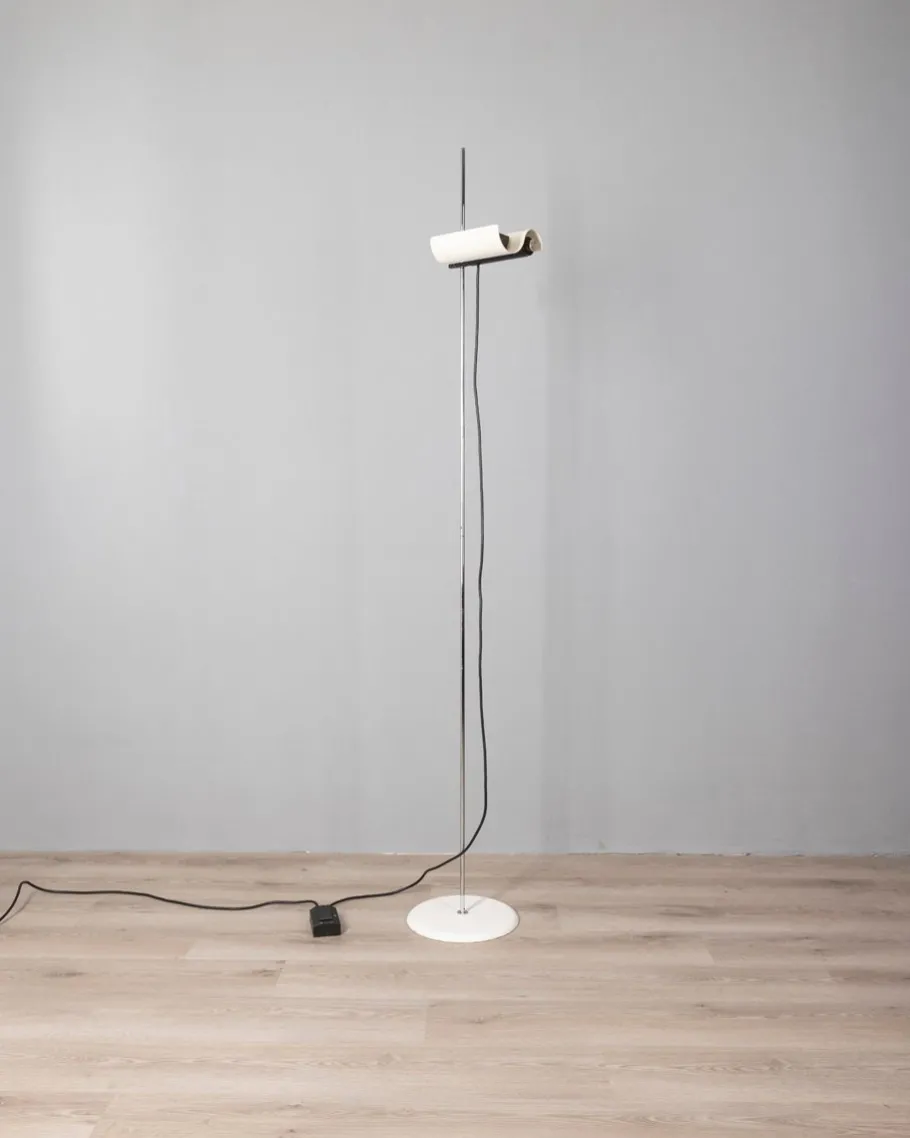 Discount Pamono Vintage Floor Lamp Model Dim 333 by Vico Magistretti for Oluce, 1970s