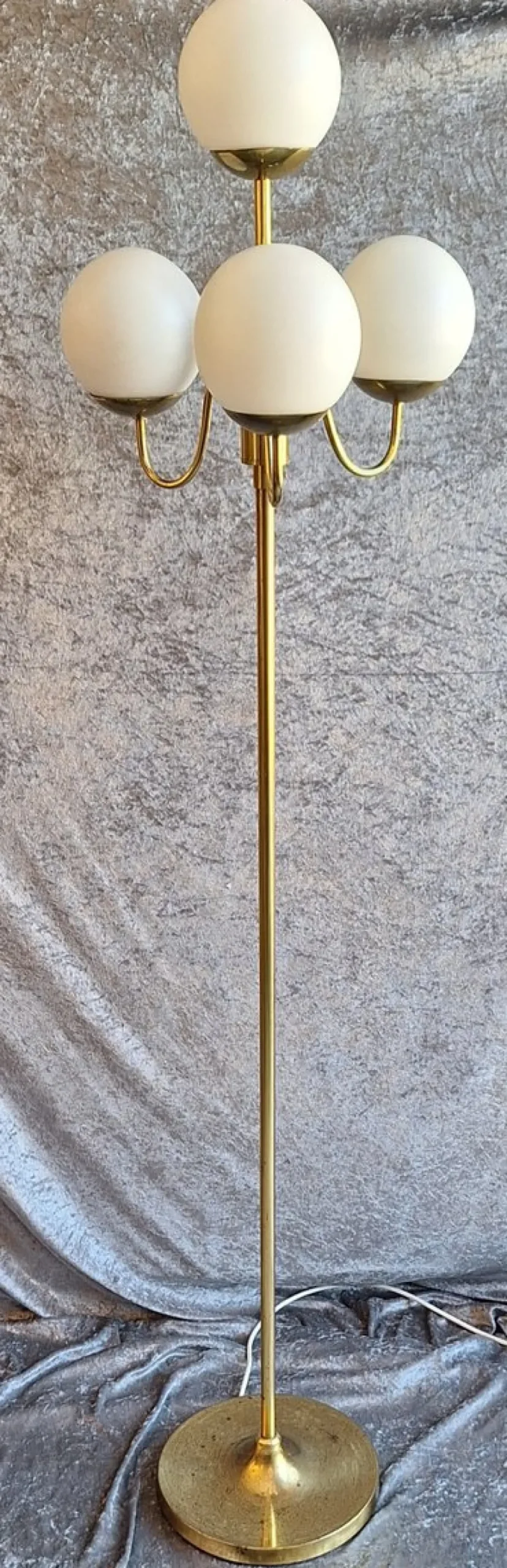 Best Pamono Vintage Floor Lamp with Brass Frame and Four White Opaque Spherical Glass Shades, 1970s