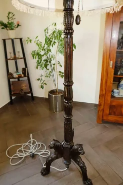 New Pamono Vintage Floor Lamp with Lion Motif, 1920s