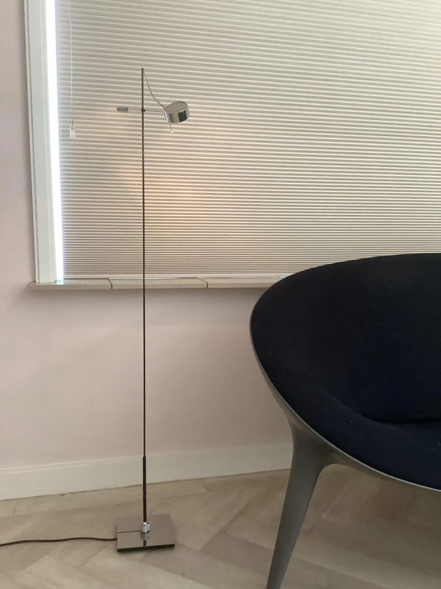 Discount Pamono Vintage Floor Lamp with Touch Dimmable 475b by Michael Rösing, 1980