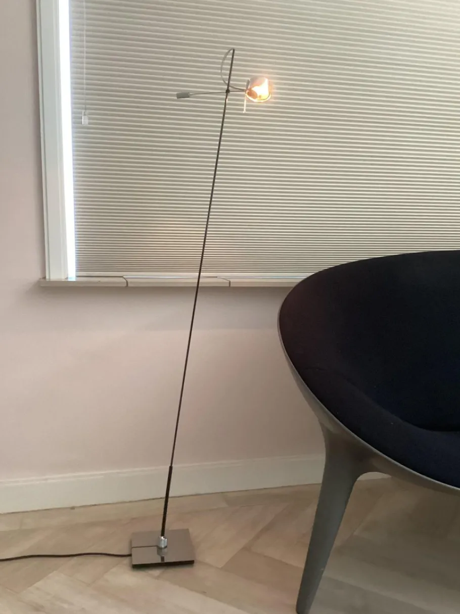 Discount Pamono Vintage Floor Lamp with Touch Dimmable 475b by Michael Rösing, 1980