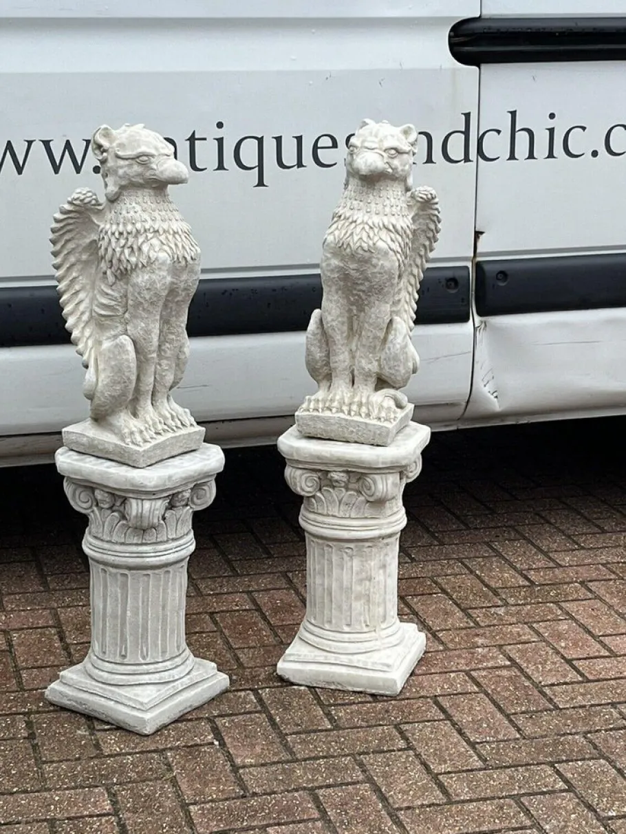 Hot Pamono Vintage Griffins on Architectural Columns, Set of 2