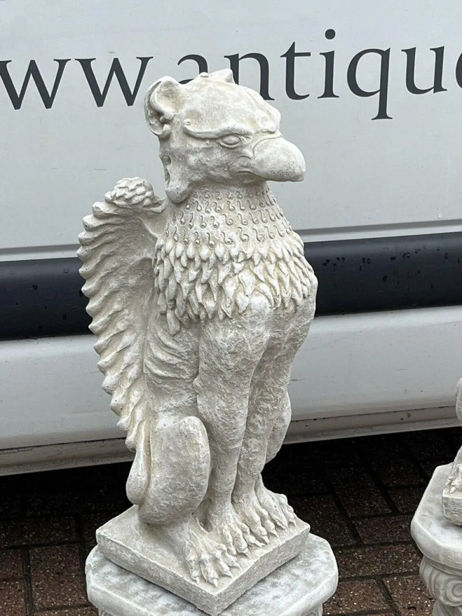 Hot Pamono Vintage Griffins on Architectural Columns, Set of 2