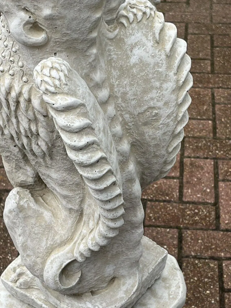 Hot Pamono Vintage Griffins on Architectural Columns, Set of 2