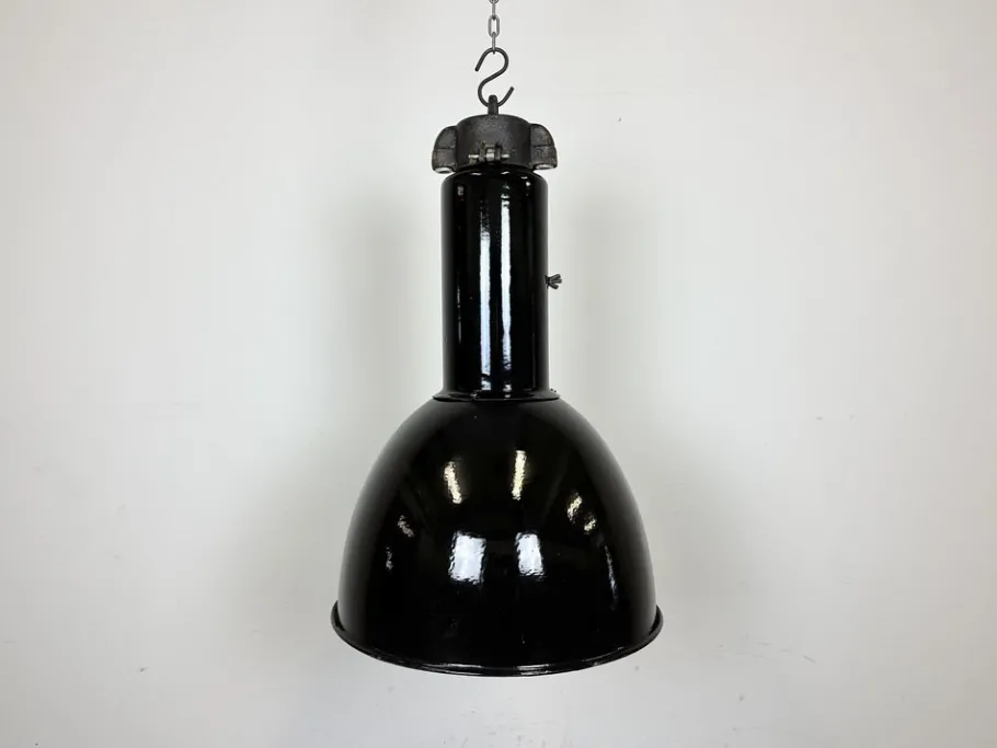 Discount Pamono Vintage Industrial Bauhaus Black Enamel Pendant Lamps from Elektrosvit, 1960s, Set of 4