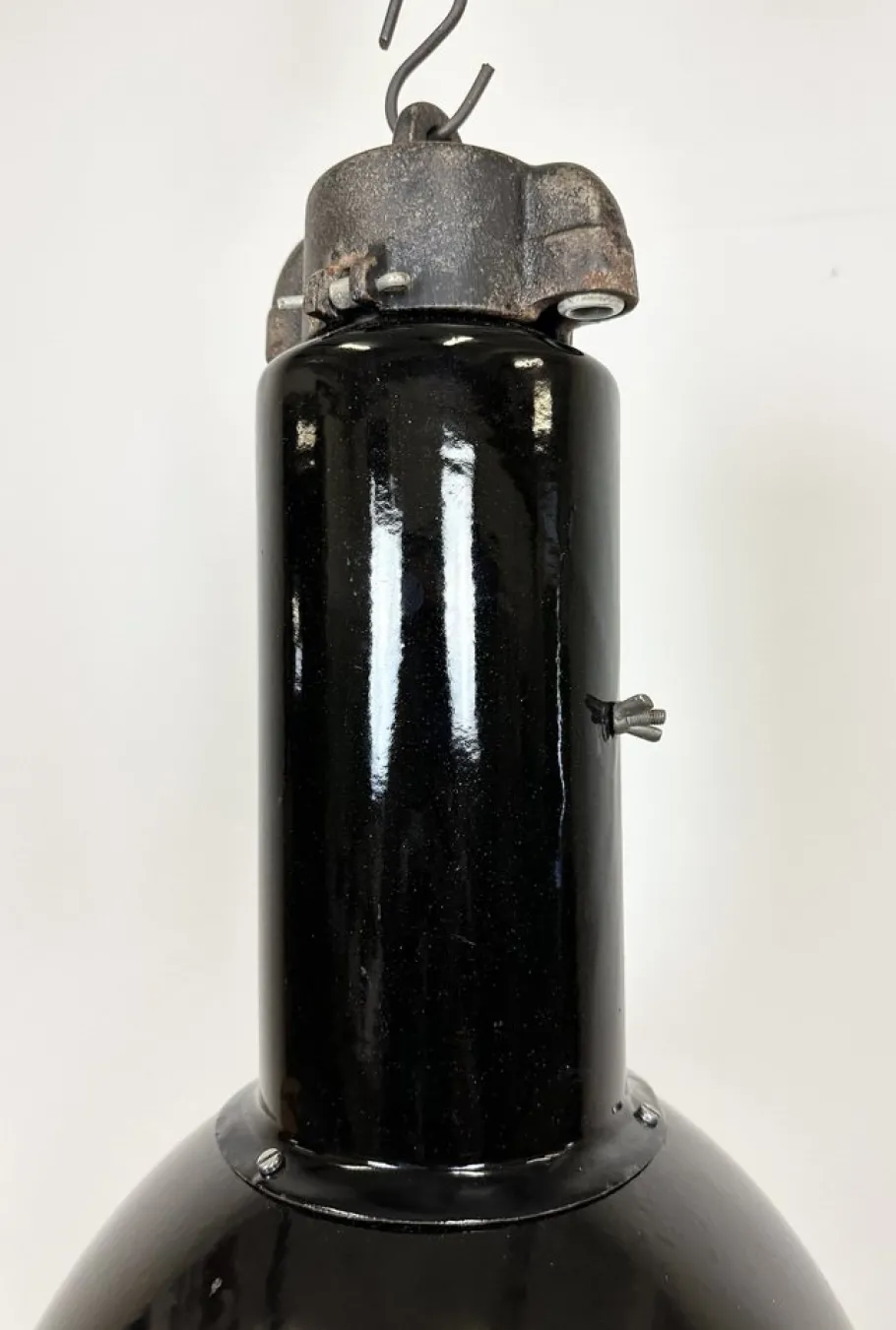 Discount Pamono Vintage Industrial Bauhaus Black Enamel Pendant Lamps from Elektrosvit, 1960s, Set of 4