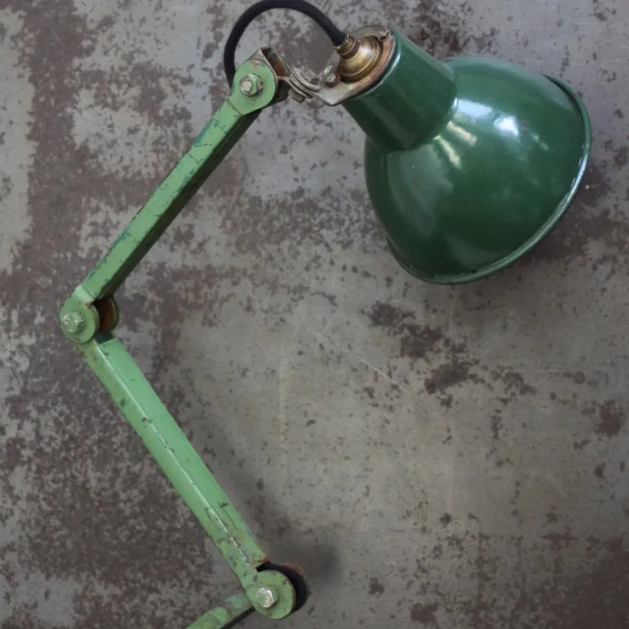 Sale Pamono Vintage Industrial Green Metal 4-Arm Machinist Work Wall Light from Dugdills, UK