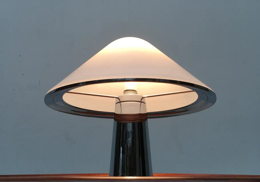 Clearance Pamono Vintage Italian 4035 Elpis Table Lamp from Guzzini