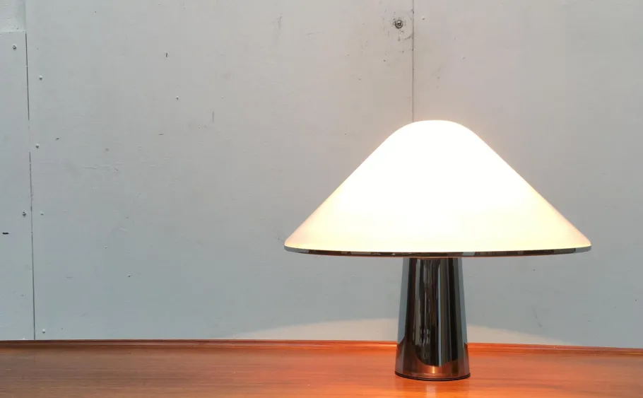Clearance Pamono Vintage Italian 4035 Elpis Table Lamp from Guzzini