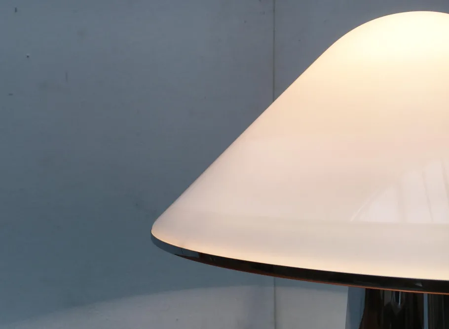 Clearance Pamono Vintage Italian 4035 Elpis Table Lamp from Guzzini