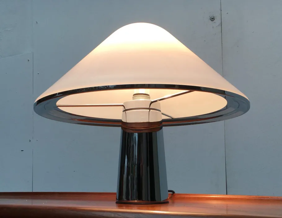Clearance Pamono Vintage Italian 4035 Elpis Table Lamp from Guzzini