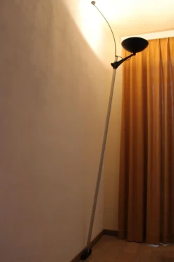 New Pamono Vintage Italian Adjustable Floor to Ceiling Uplighter Lamp by René Kemna for Sirrah Gruppo Iguzzini