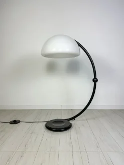 Pamono Vintage Italian Black Serpente Floor Lamp by Elio Martinelli for Martinelli Luce, 1960s
