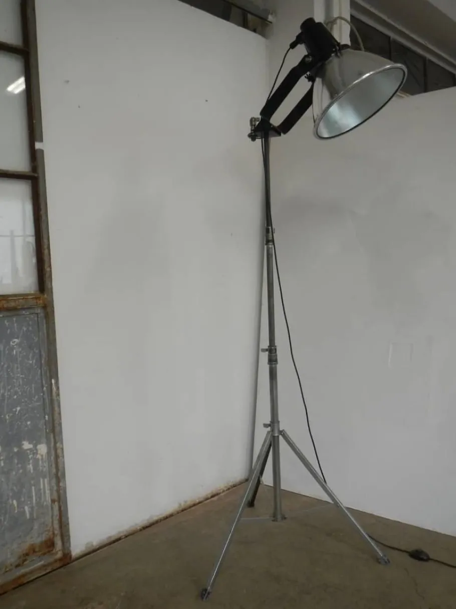 Pamono Vintage Italian Industrial Tripod Floor Lamp, 1970s