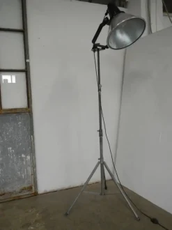 Pamono Vintage Italian Industrial Tripod Floor Lamp, 1970s