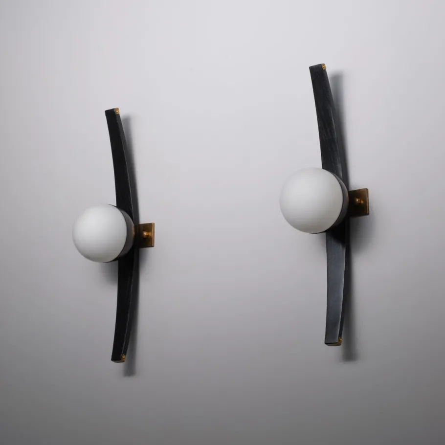 Discount Pamono Vintage Italian Sconces in Brass and Black Lacquered Wood from Stilnovo, 1950s, Set of 2