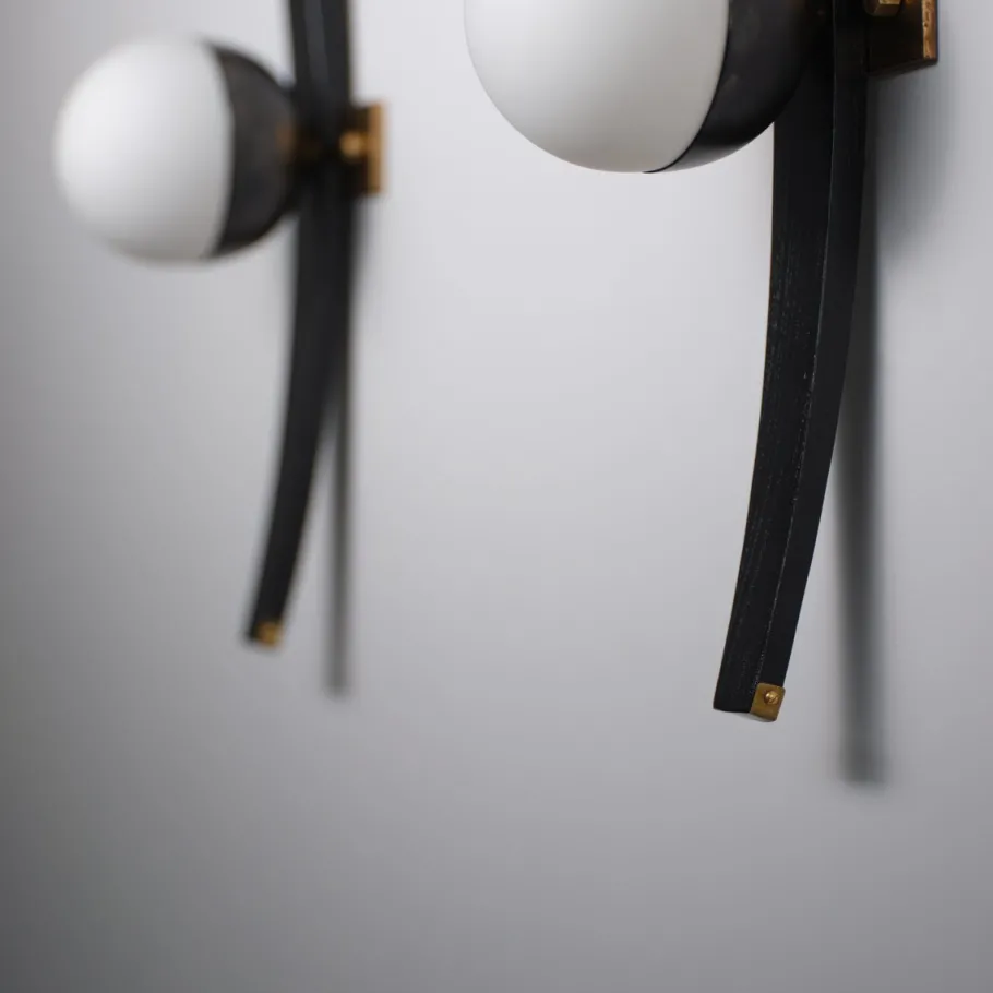 Discount Pamono Vintage Italian Sconces in Brass and Black Lacquered Wood from Stilnovo, 1950s, Set of 2