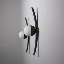 Discount Pamono Vintage Italian Sconces in Brass and Black Lacquered Wood from Stilnovo, 1950s, Set of 2