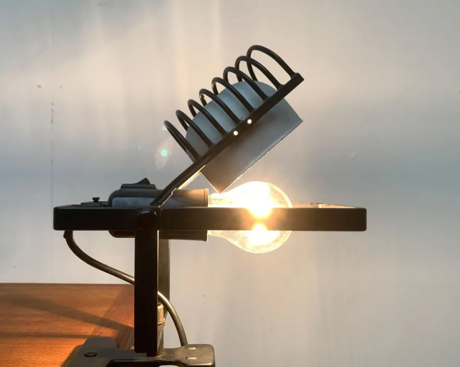 Discount Pamono Vintage Italian Sintesi Pinza Clamp Table Lamps by Ernesto Gismondi for Artemide, Set of 2