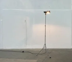 Outlet Pamono Vintage Italian Sintesi Terra Foldable Tripod Floor Lamp by Ernesto Gismondi for Artemide, 1970s