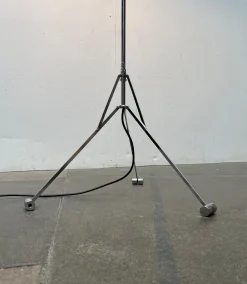 Outlet Pamono Vintage Italian Sintesi Terra Foldable Tripod Floor Lamp by Ernesto Gismondi for Artemide, 1970s