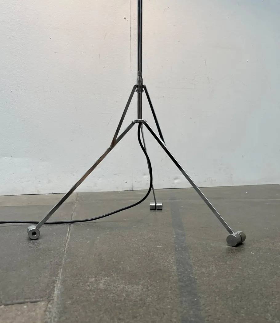 Outlet Pamono Vintage Italian Sintesi Terra Foldable Tripod Floor Lamp by Ernesto Gismondi for Artemide, 1970s