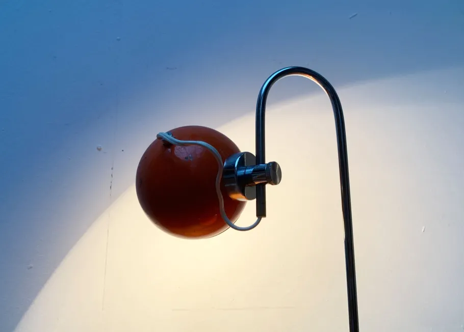 New Pamono Vintage Italian Space Age Magnetic Table Lamp