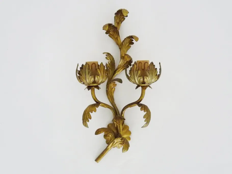 Sale Pamono Vintage Italian Wall Light in Gilded Wood, 1970s