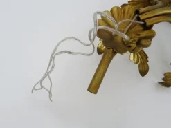 Sale Pamono Vintage Italian Wall Light in Gilded Wood, 1970s