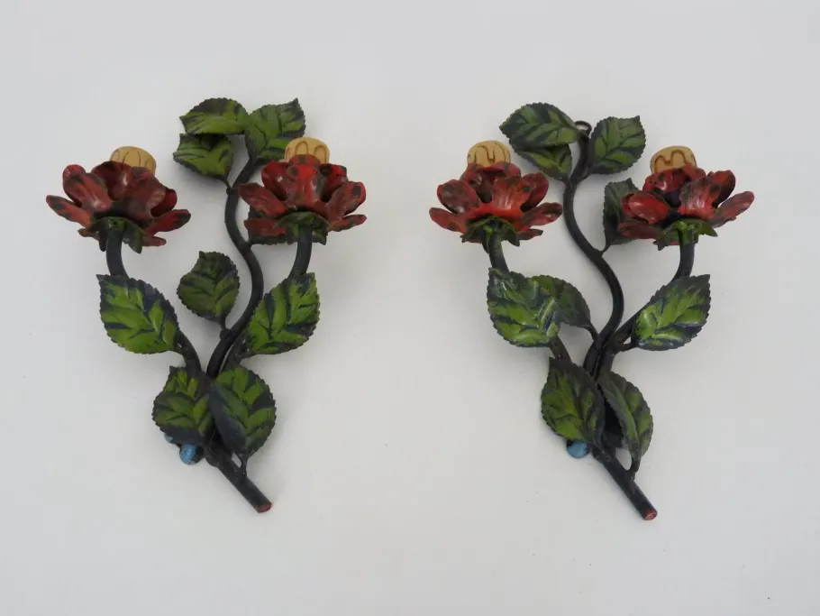 Clearance Pamono Vintage Italian Wall Lights in Painted Metal with Flowers and Foliage, 1960s, Set of 2