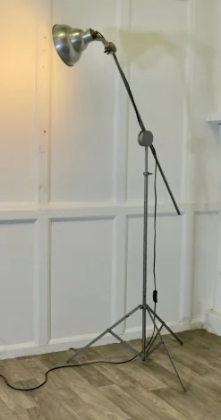 Discount Pamono Vintage Metal Telescopic Adjustable Floor Lamp, 1940s