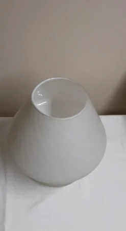Sale Pamono Vintage Mushroom-Shaped Table Lamp in White Opaque Glass, 1980s