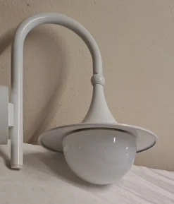 Pamono Vintage Outdoor Wall Lamp in White Painted Metal and Opaque White Glass Shade, 1980s