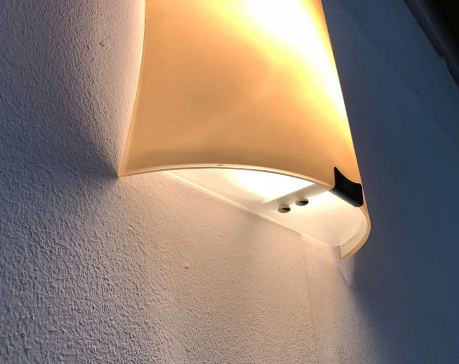 New Pamono Vintage Postmodern Italian Glass Wall Lamp from Lucitalia, 1970s