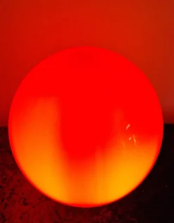 Discount Pamono Vintage Red Glass Ball Table Lamp from Honsel, 2000s