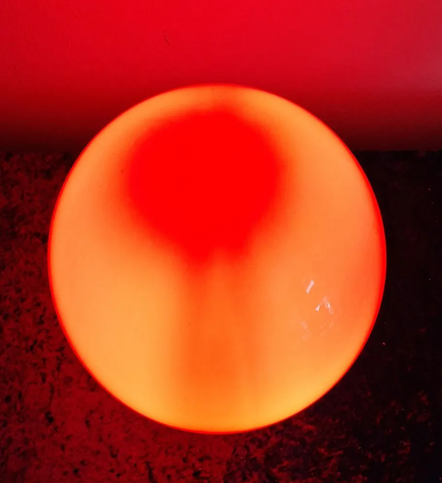Discount Pamono Vintage Red Glass Ball Table Lamp from Honsel, 2000s