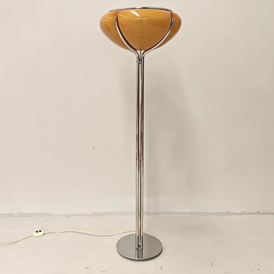 Sale Pamono Vintage Space Age Floor Lamp by Gae Aulenti for Guzzini, 1970s