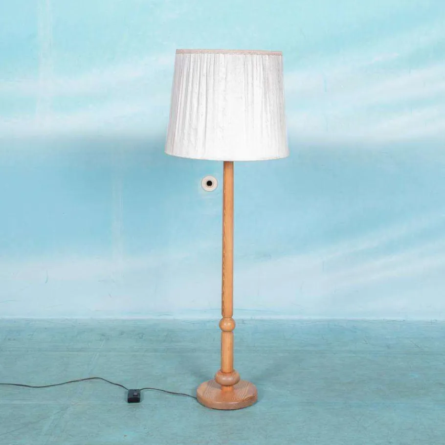 Outlet Pamono Vintage Swedish Wooden Floor Lamp with Pleated Shade, 1960s