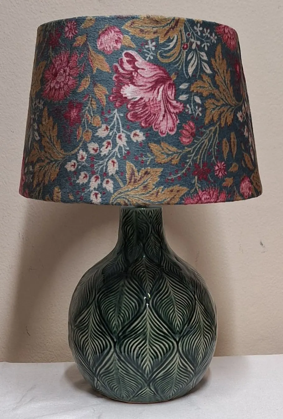 Discount Pamono Vintage Table Lamp with Green Ceramic Base by Lamplove, 1990s