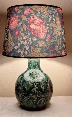 Discount Pamono Vintage Table Lamp with Green Ceramic Base by Lamplove, 1990s