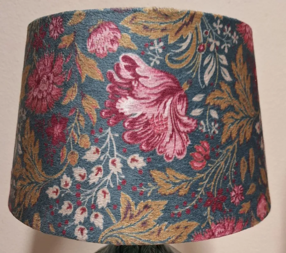 Discount Pamono Vintage Table Lamp with Green Ceramic Base by Lamplove, 1990s