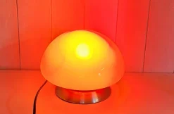 Outlet Pamono Vintage Table Lamp with Metal Base, Touch Sensor and Red Glass Shade, 2010s