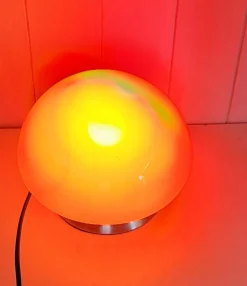 Outlet Pamono Vintage Table Lamp with Metal Base, Touch Sensor and Red Glass Shade, 2010s