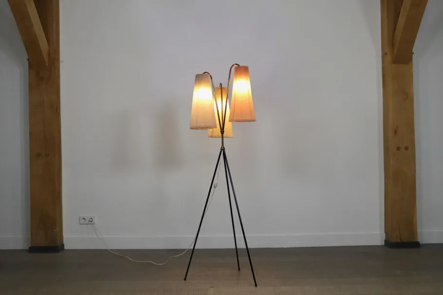 Outlet Pamono Vintage Tripod Floor Lamp in Brass & Plisse, 1950s