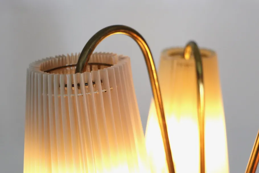 Outlet Pamono Vintage Tripod Floor Lamp in Brass & Plisse, 1950s