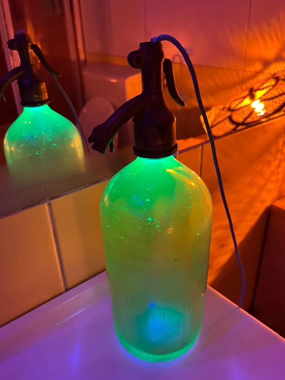 Discount Pamono Vintage Uranium Glass Syphon Table Lamp from Welker, 1938