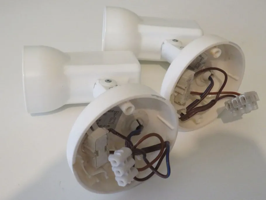 New Pamono Wall Spotlights in White Lacquered Metal from Massive, Belgium, 1970s, Set of 2